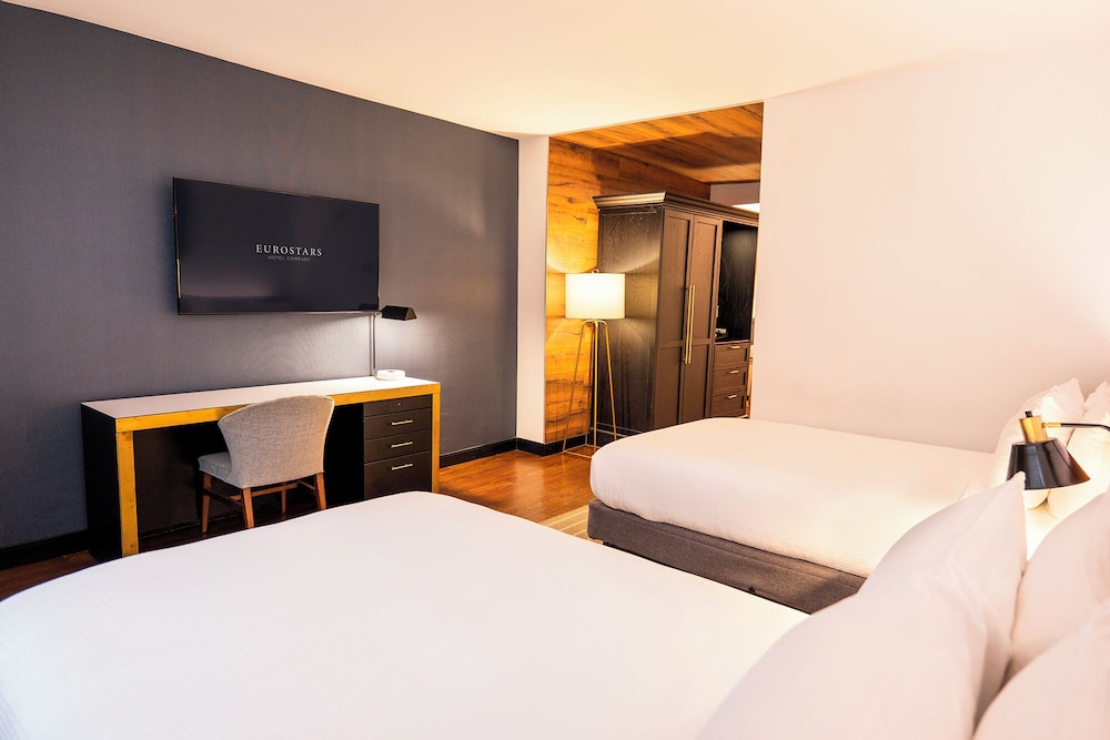 Suite, 1 Bedroom (Double) - Photo 2