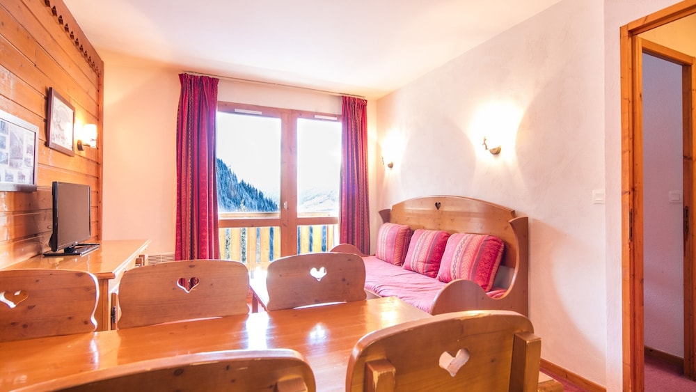 2 Room Apartment with sleeping area for 6 people