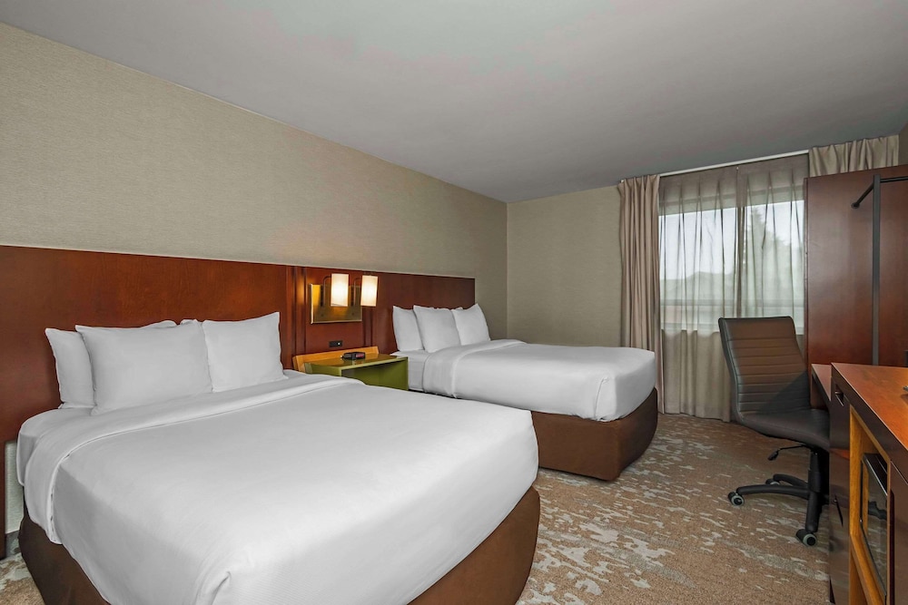 Room, 2 Queen Beds, Non Smoking, Top Floor, No Pets