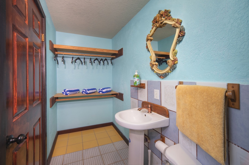 Economy Studio, 2 Twin Beds, Kitchen, Park View photo 2