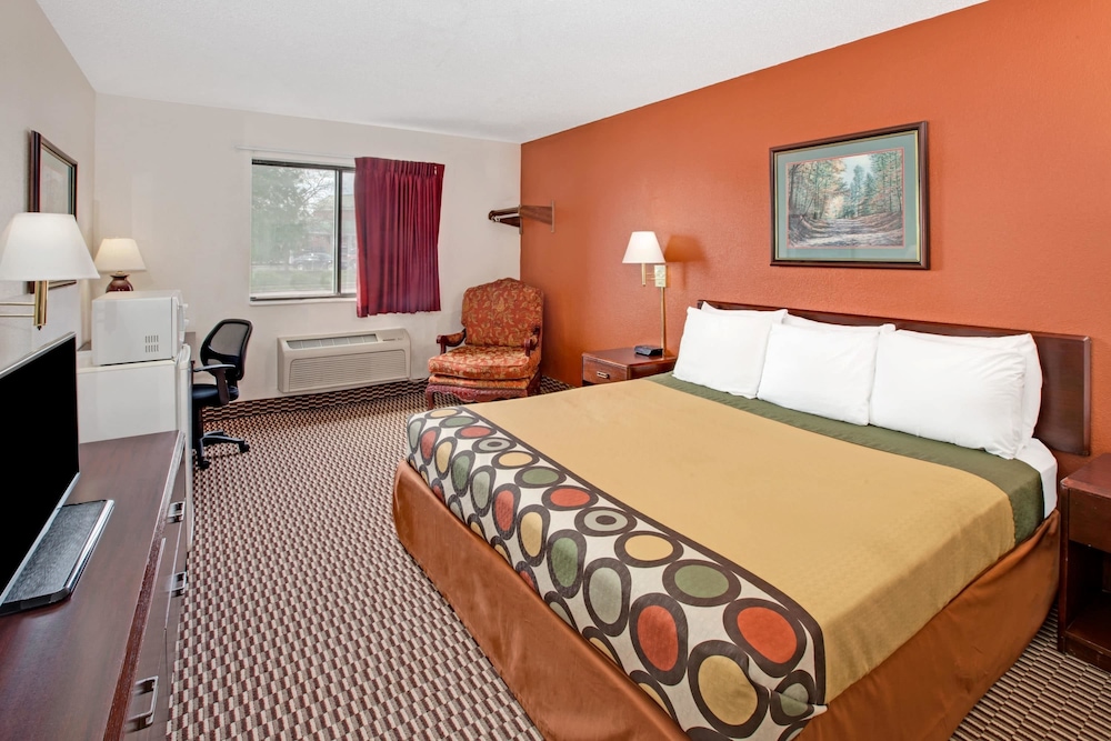 Room, 1 King Bed, Non Smoking - Photo 1