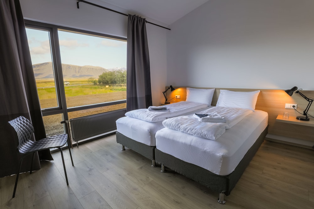 Deluxe Double Room (Mountain & Glacier View) photo 1