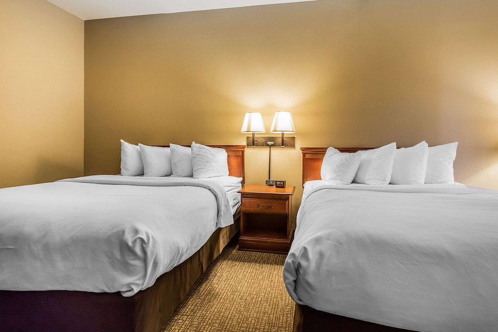 Suite, 2 Queen Beds, Non Smoking - Photo 5