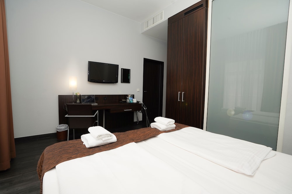 Family Studio Suite - Photo 10