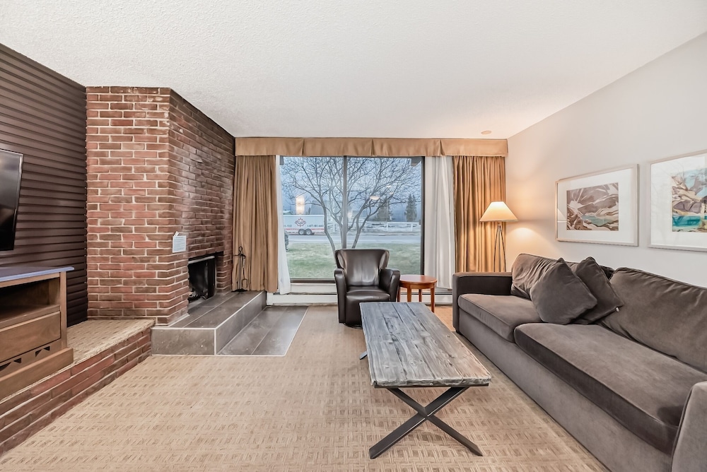 Suite, 1 Bedroom - Photo 3