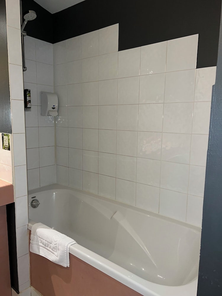 Standard Double Room - Photo 6