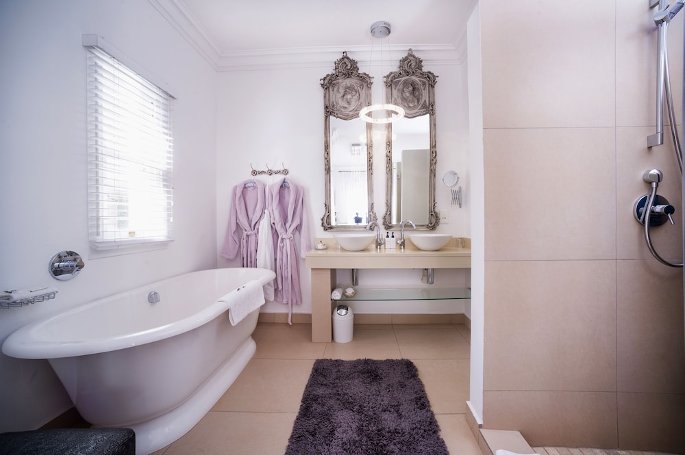 Luxury Double Room - Photo 8