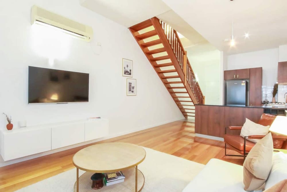 Basic Apartment, 1 Queen Bed photo 3