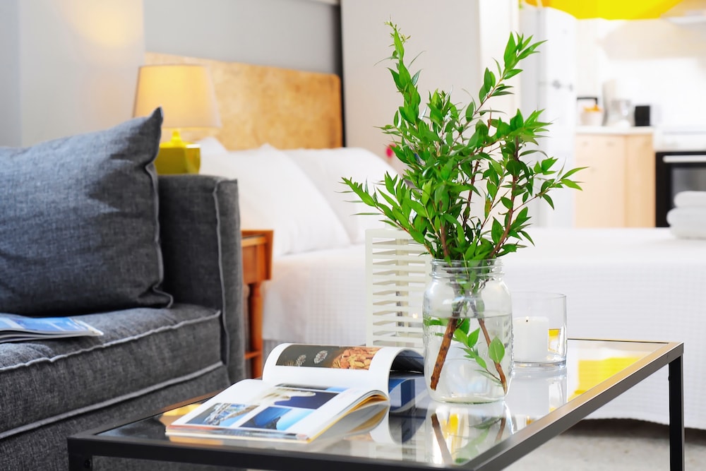 City Apartment (Hello Yellow! #07) photo 1