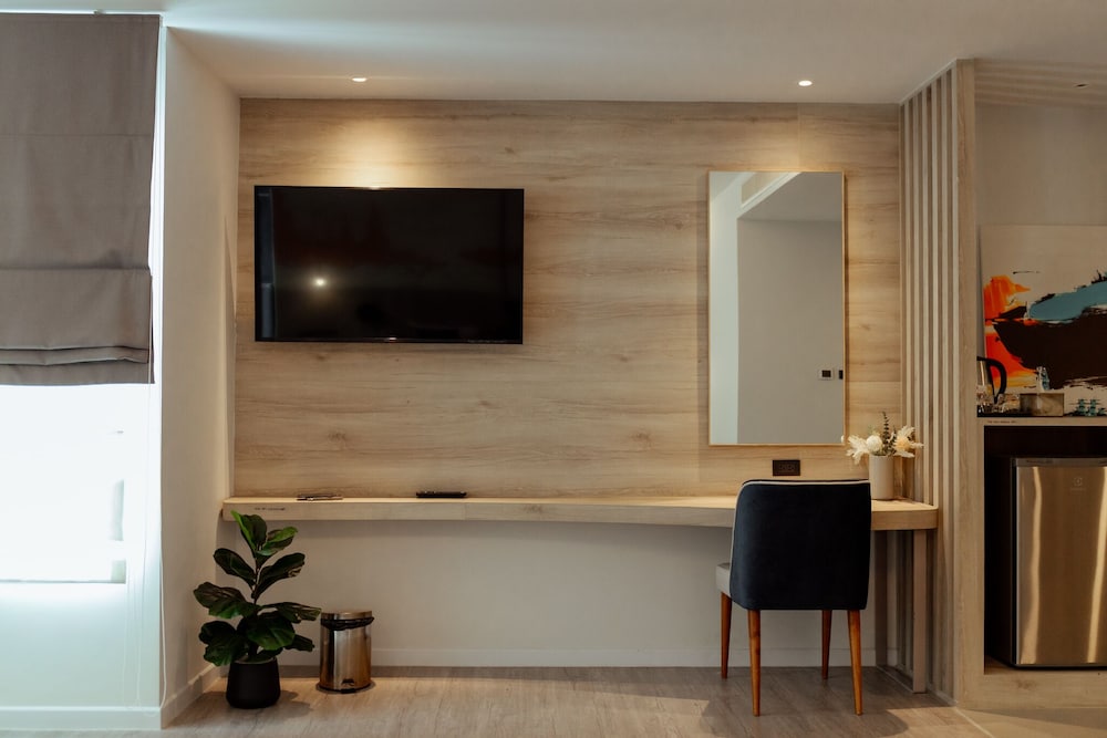 Executive Double Room - Photo 8