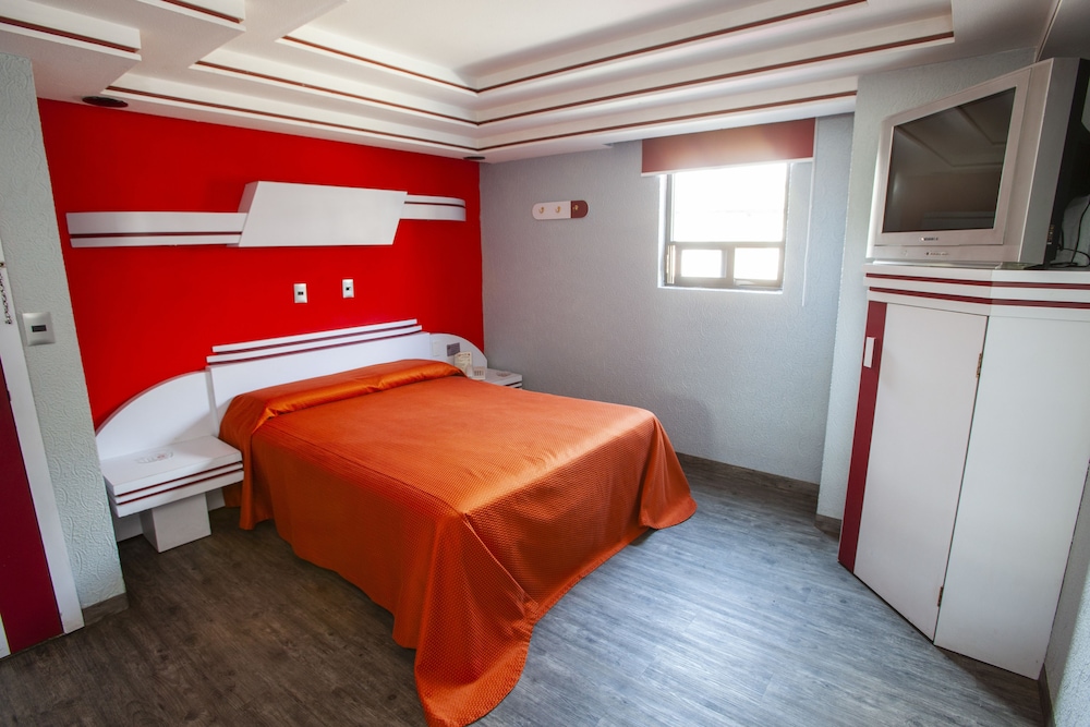 Basic Double Room, 1 Queen Bed