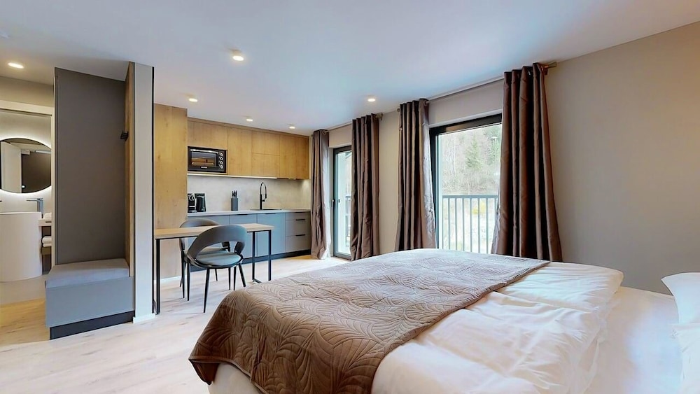 Signature Studio, Courtyard View, Executive Level photo 3