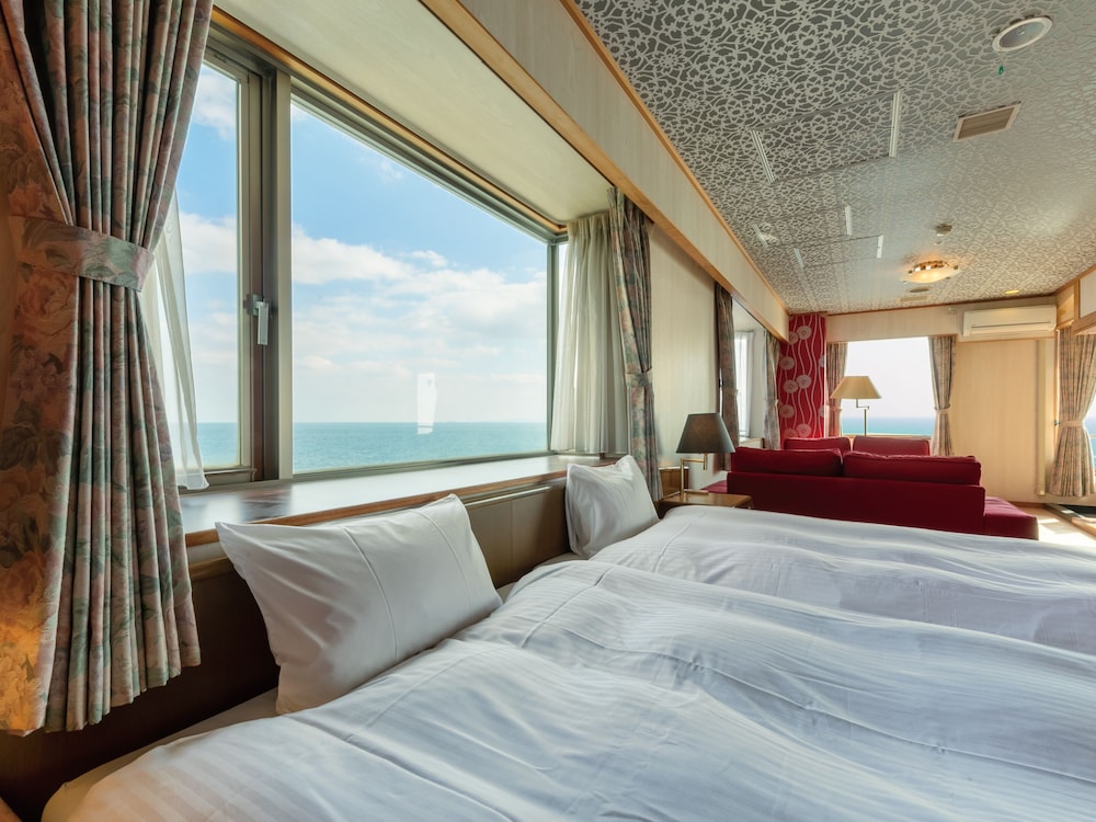Deluxe Suite - Photo 15