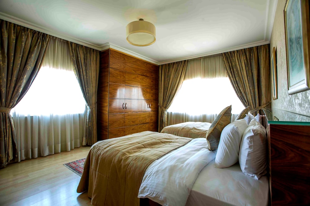 Royal Suite photo 1