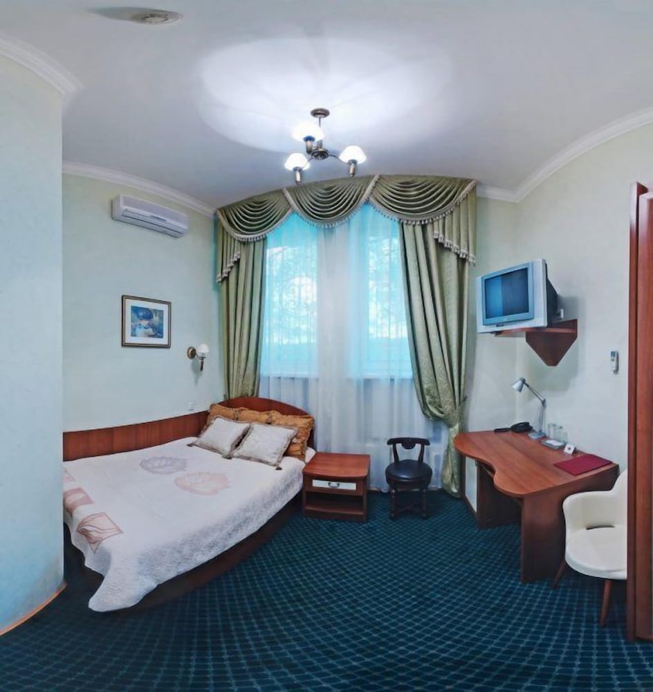 Standard Single Room, 1 Queen Bed photo 3