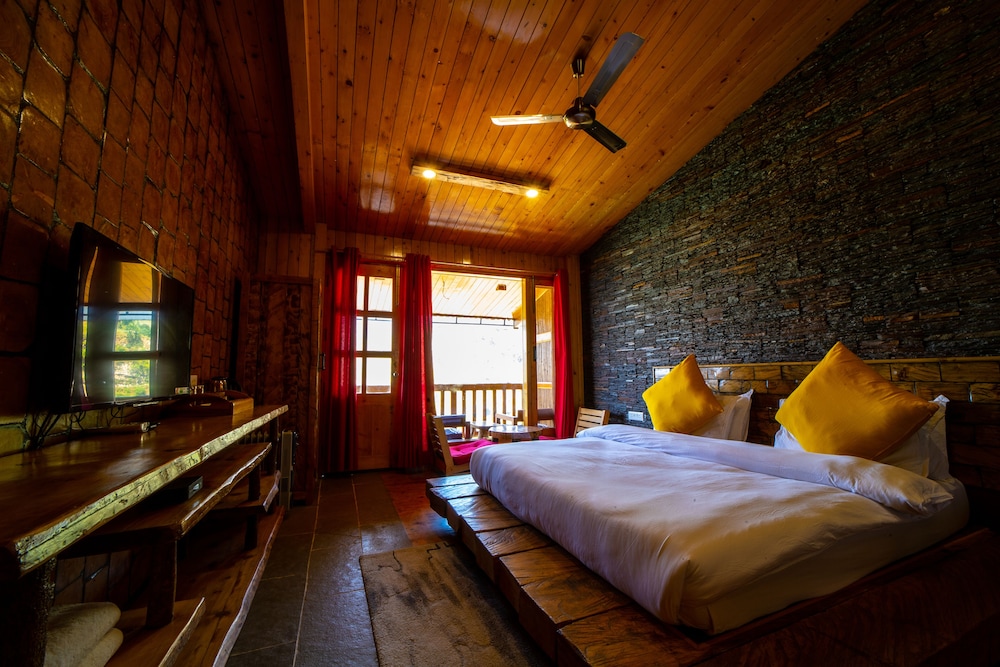 Superior Room, 1 King Bed photo 2