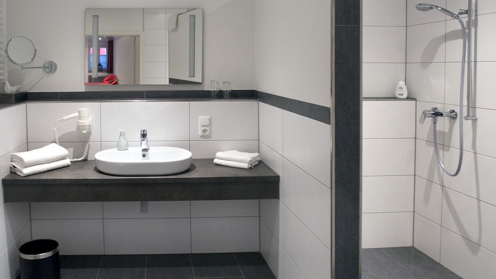 Classic Double Room, Private Bathroom (Teils Auch Als Ez Buchbar) - Photo 12