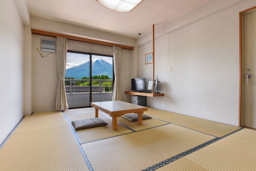 Mountain View Japanese-style Room, Non Smoking (w/ bathroom and bath tub)