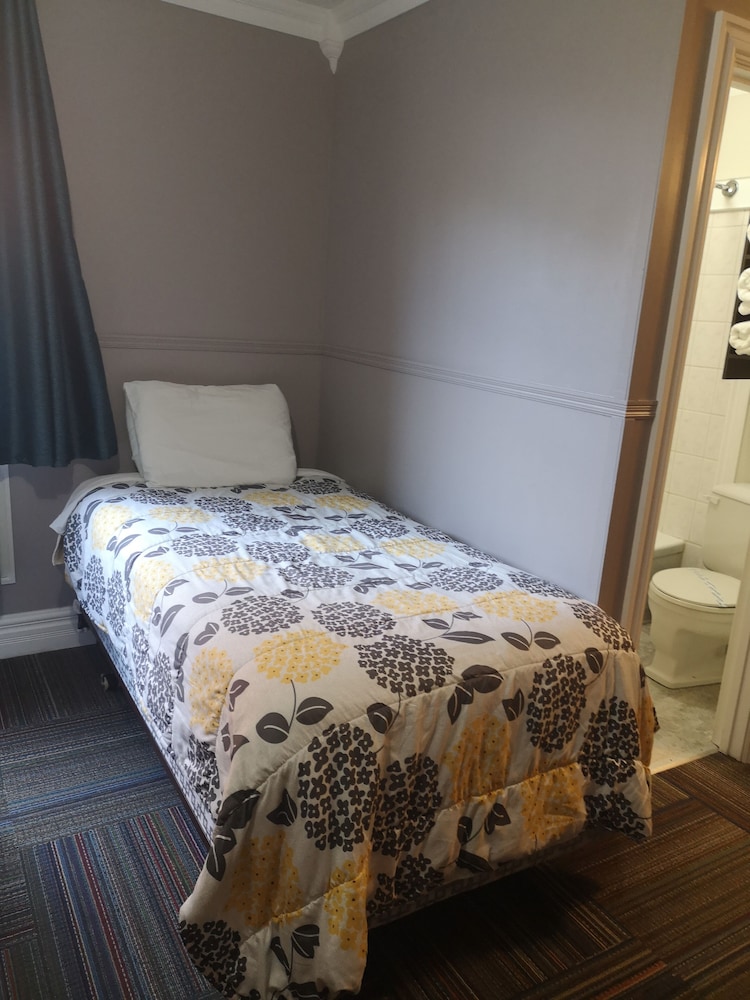 Family Double or Twin Room photo 3