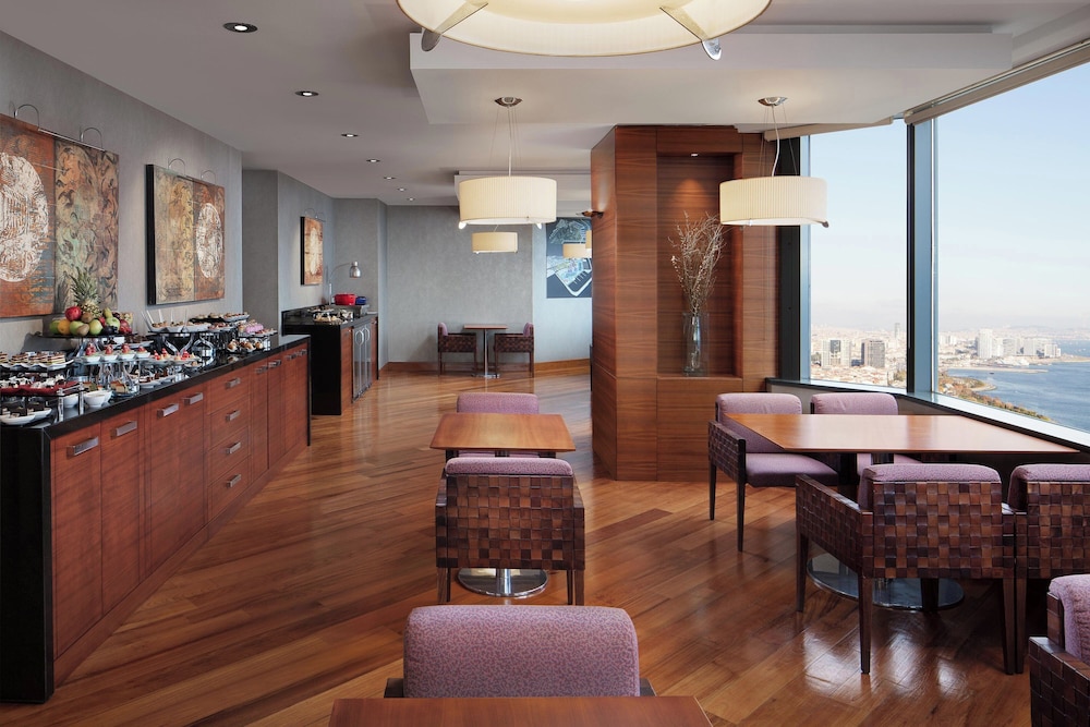 Sheraton Suite thumbnail 5