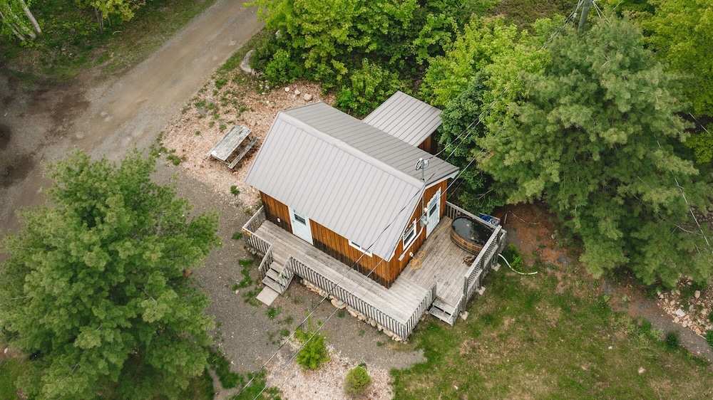 The Tiny House and Hot tub photo 3