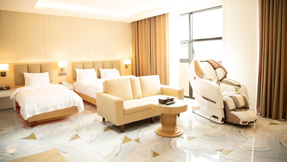 Royal Twin Room (Extra Person Fee Check On-site) - Photo 3