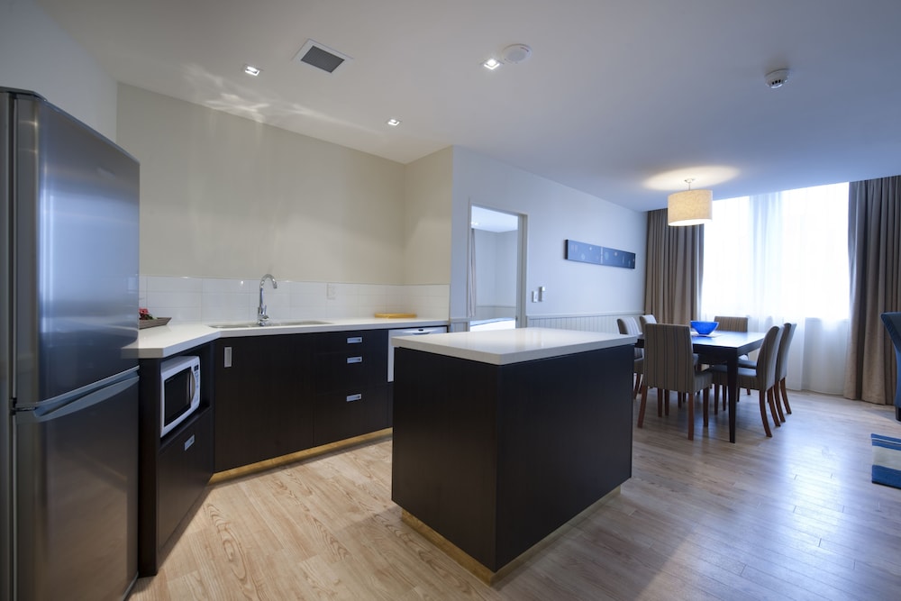Executive Suite, 2 Bedrooms - Photo 7