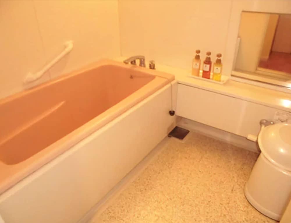 Standard Room (5-8F), Non Smoking photo 3
