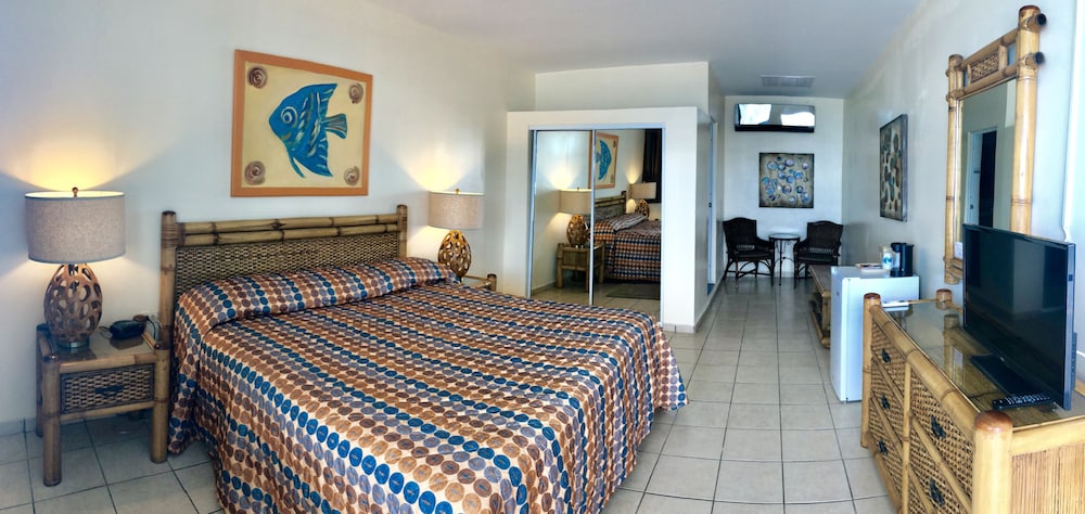 Standard Room, 1 King Bed photo 2