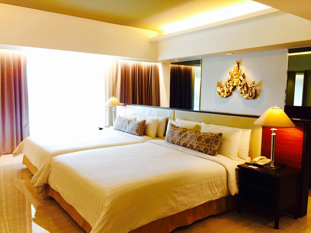 Presidential Suite, 2 Bedrooms, 2 Bathrooms, City View photo 2