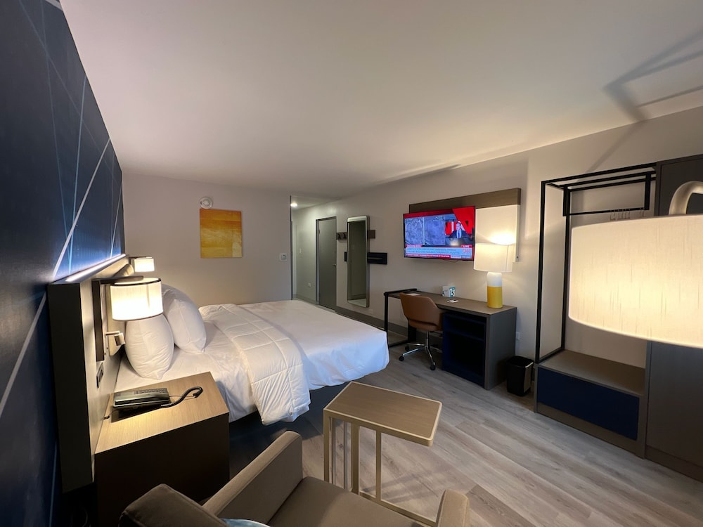 Standard Room, 2 Queen Beds, Non Smoking - Photo 3