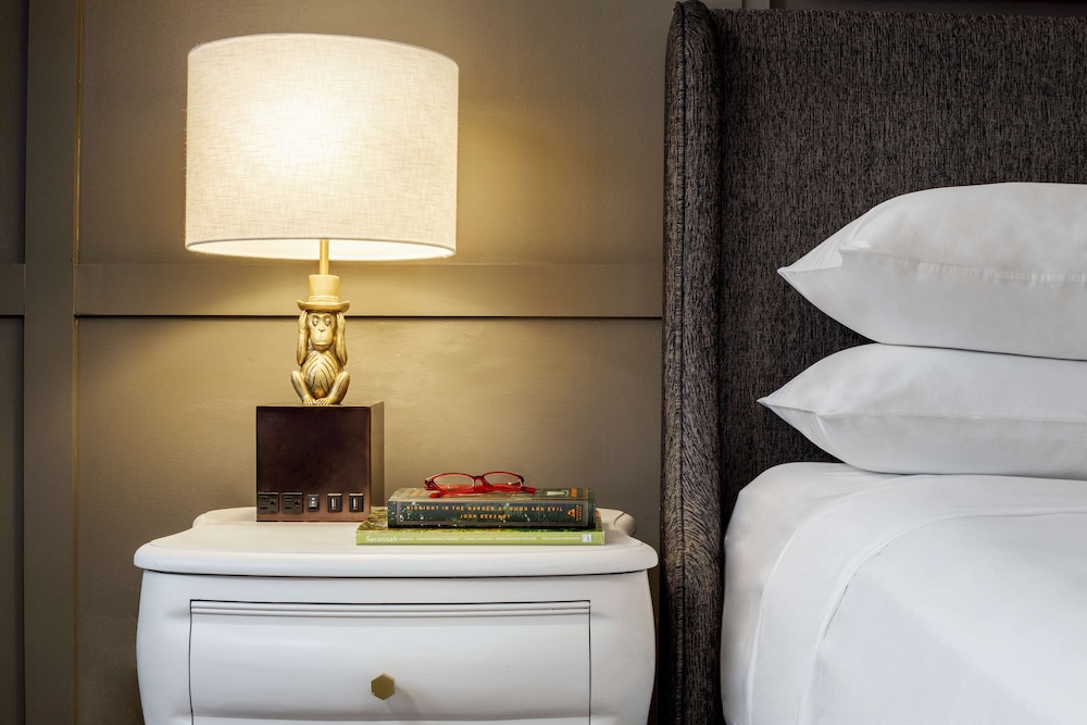 Andaz Queen, 2 Queen Beds - Photo 2