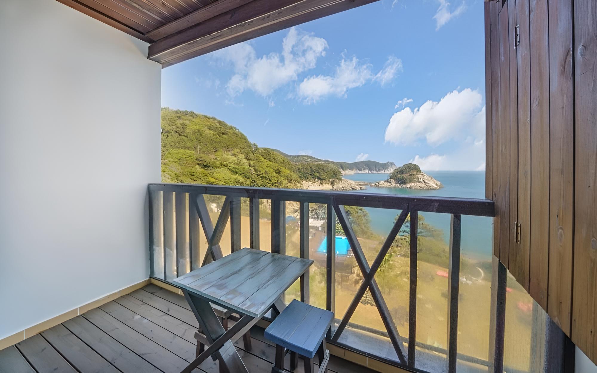 Room (Haedong 302 (ocean view)) - Photo 5