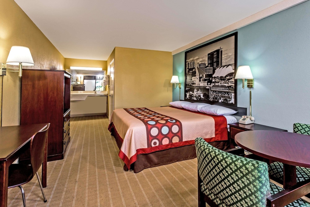 Room, Accessible photo 2