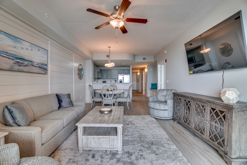Condo, 3 Bedrooms, Sea View (1402)