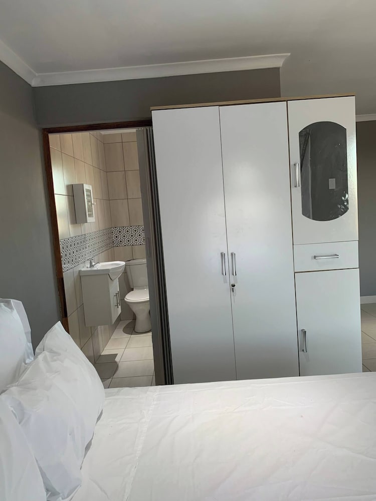 Room, 1 Bedroom, Balcony, City View photo 3