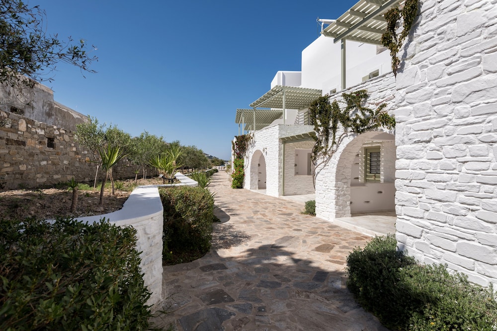 Standard Room, Garden View, Ground Floor - Photo 10