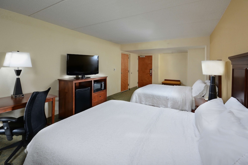 Room, 2 Queen Beds, Accessible (Mobility & Hearing, Roll-in Shower) - Photo 1