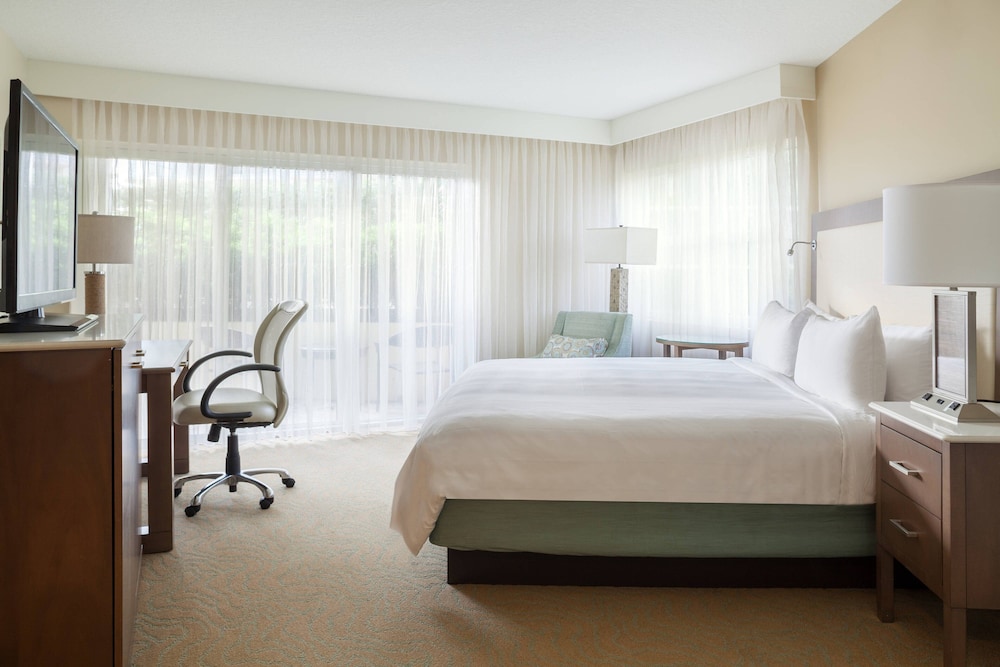 Room, 1 King Bed, Balcony, Ocean View