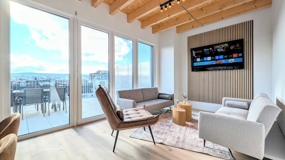 Luxury Penthouse, 3 Bedrooms, Terrace, City View