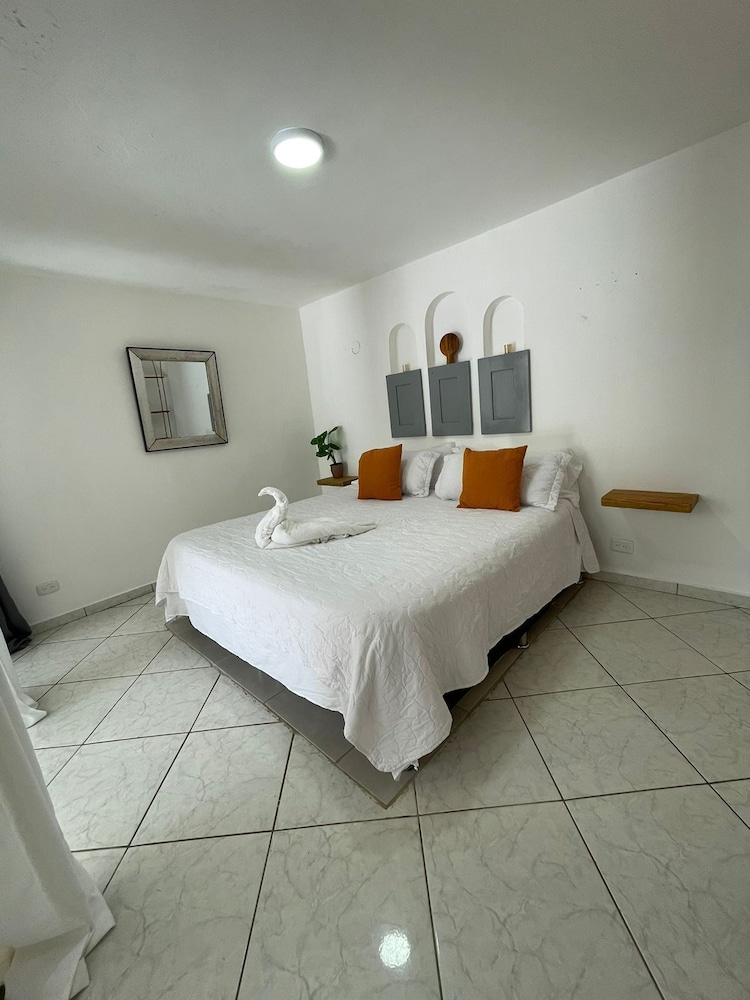 Comfort Apartment, Pool View