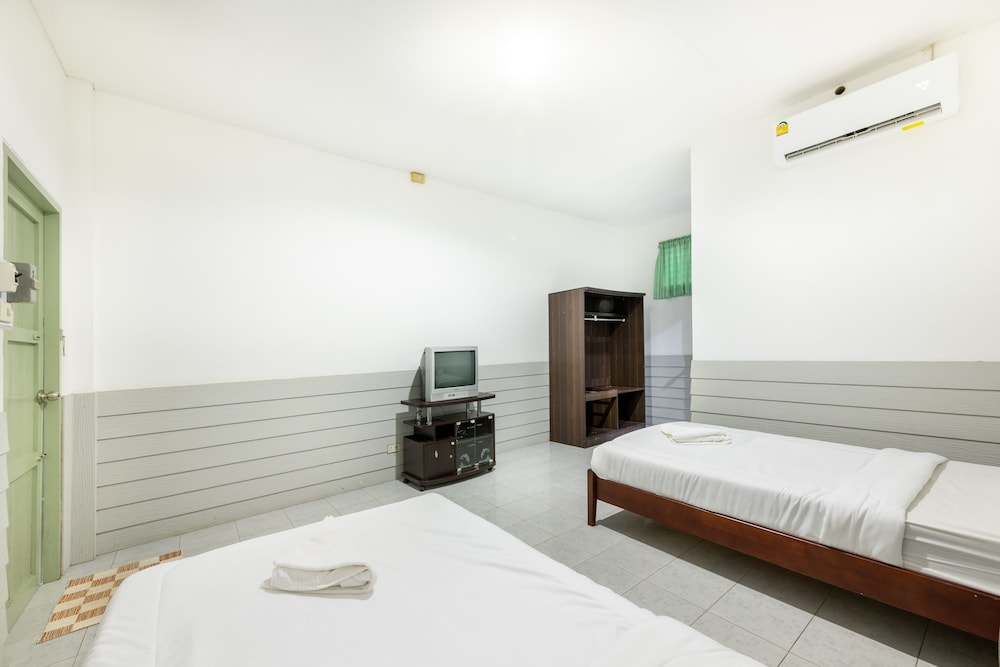 Standard Twin Room photo 2