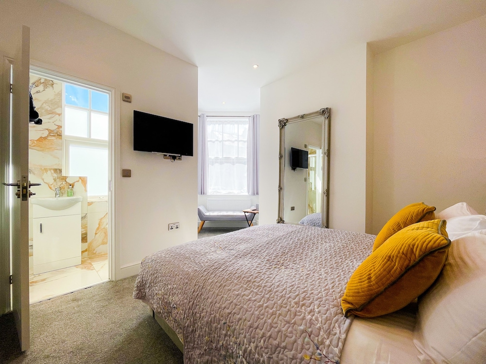 Classic Double Room - Photo 13