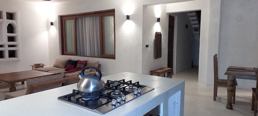Executive Apartment, 3 Bedrooms, Ocean View, Sea Facing photo 3