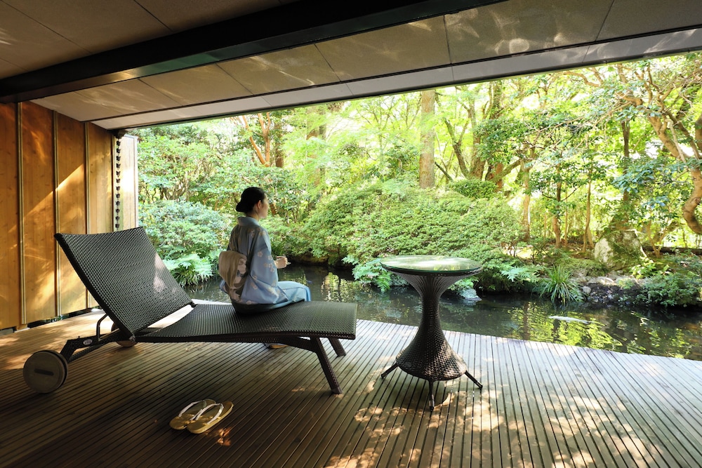 (Main Bldg.) Japanese Style Deluxe Room with Private Open Air Bath (Non-Smoking)