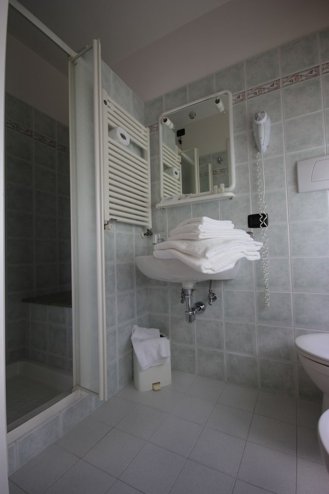 Economy Double Room photo 3