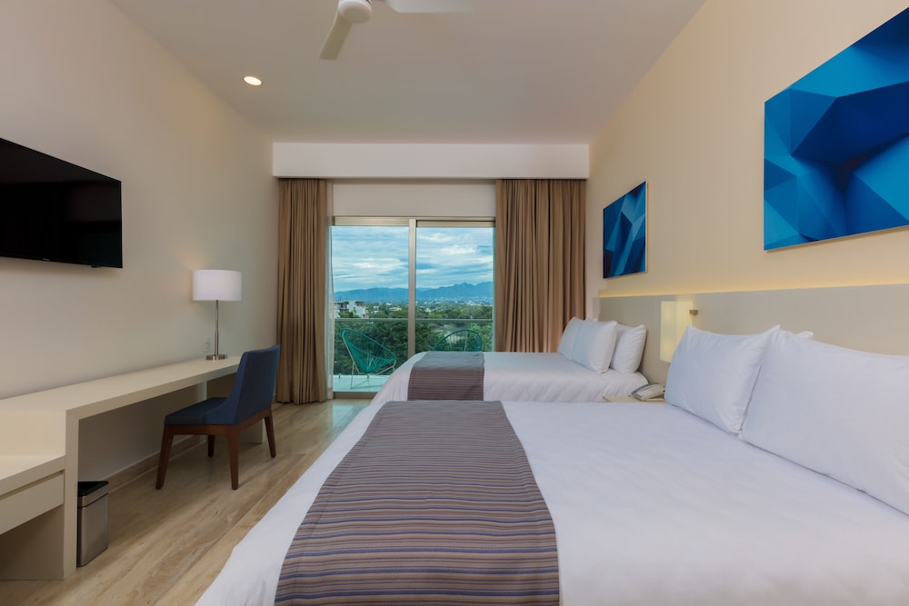 Deluxe Room, Mountain View - Photo 3