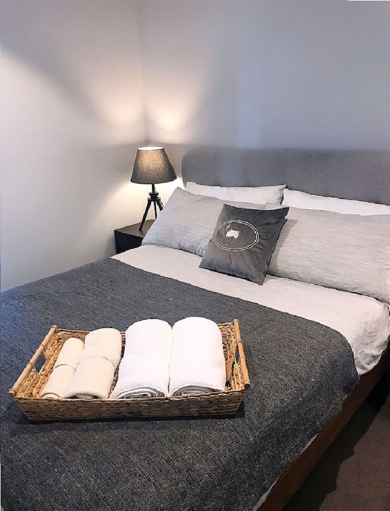Standard Apartment, 2 Queen Beds, Pool Access photo 1