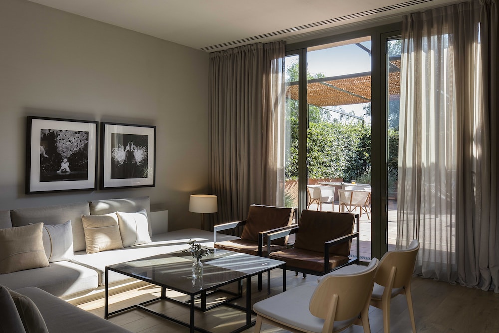 Heritage Suite - Photo 4