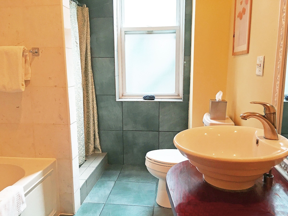 Large Extended Suite 403 (1 bdrm apt) - Photo 19